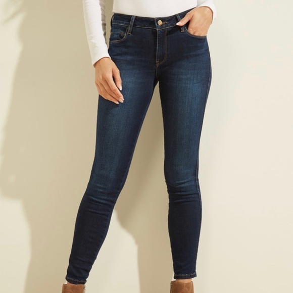 GUESS Sexy Curve Jeans - Picture 6 of 6